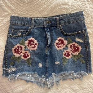 Free People floral studded jean skirt. Size 26